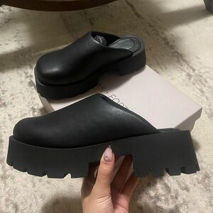 Oak + Fort Black Chunky Leather Clogs